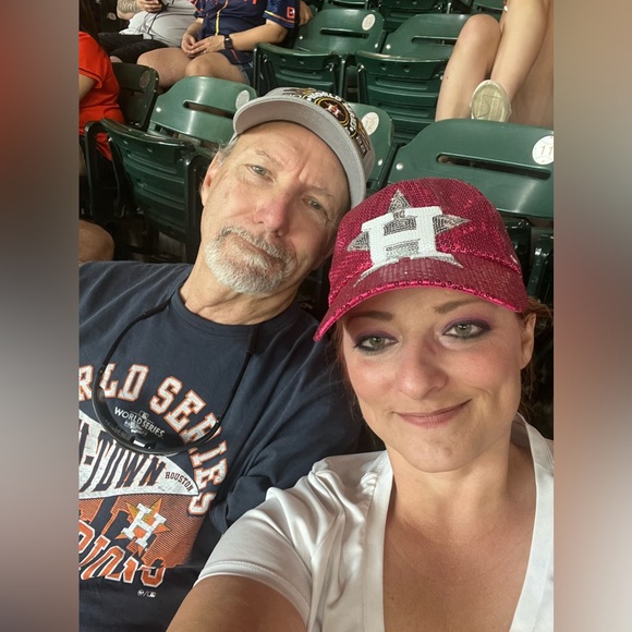 Meet your Posher, Lauren!! - Picture 4 of 10